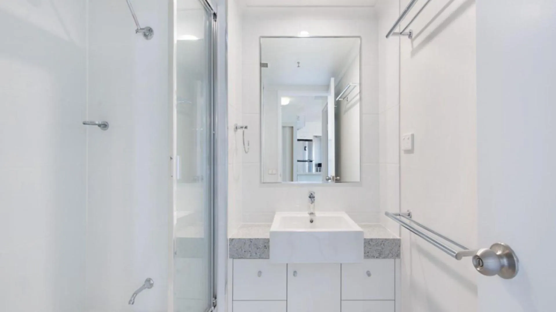 شقة Centrepoint Unit 27 كالوندرا 0*,  أستراليا